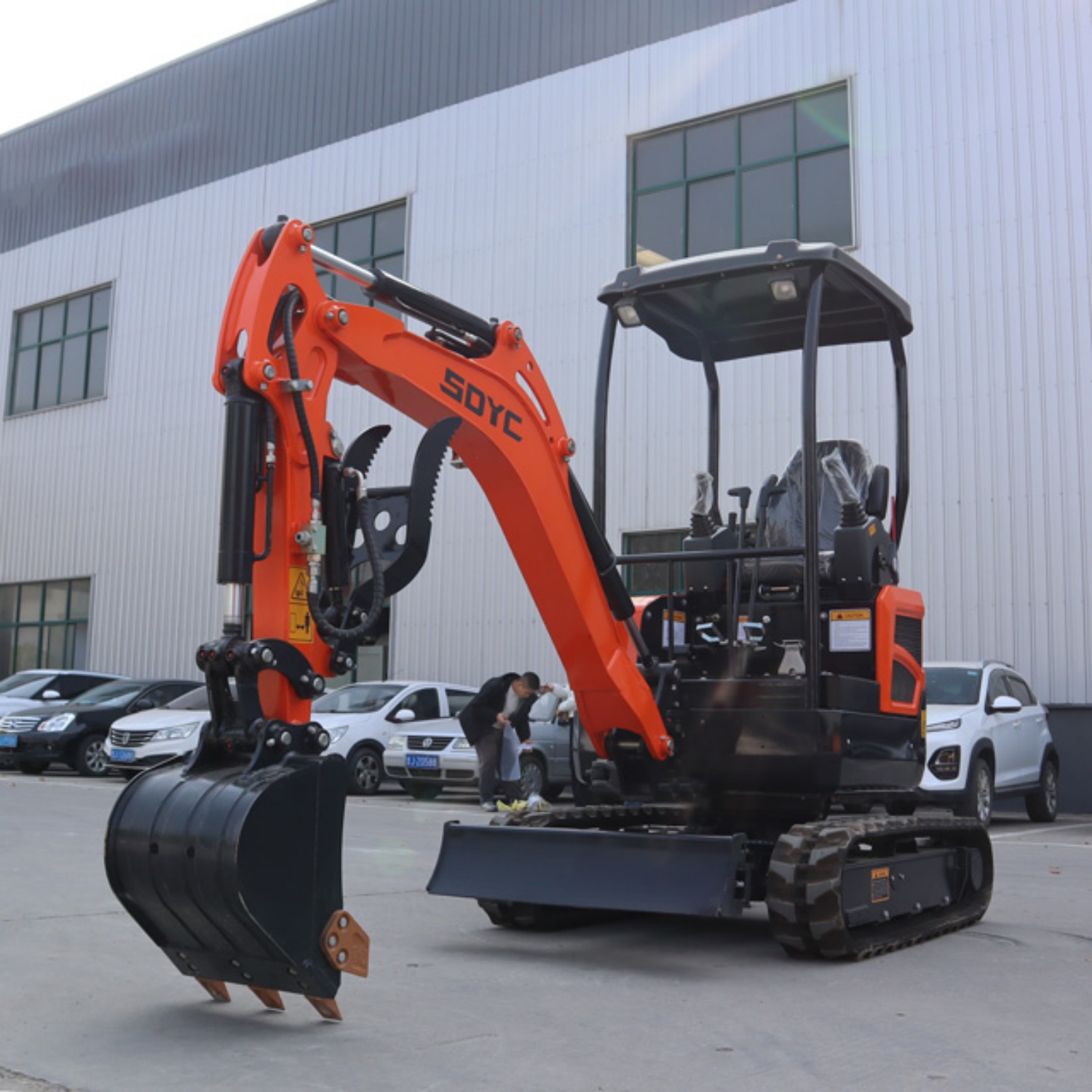Customizable Hydraulic Crawler - Heavy Equipment Landscaping recension och pris